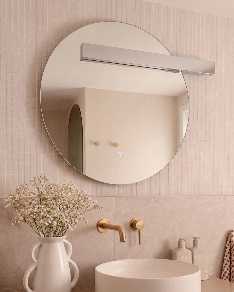 Specchio LED da Parete Rotondo Moderno 90 x 80 cm per Bagno Camera da Letto e Trucco