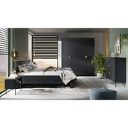 Camera completa MONDO – Nero strutturato e dorato – Letto contenitore 160x200 con doghe + Armadio + Cassettiera + 2 comodini