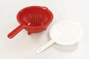 Strainer rosso-bianco - aiuto in cucina per i fan di Saladin