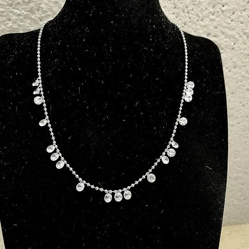Collana con gypsophila e diamanti fatta a mano, regalo di Natale o di compleanno.