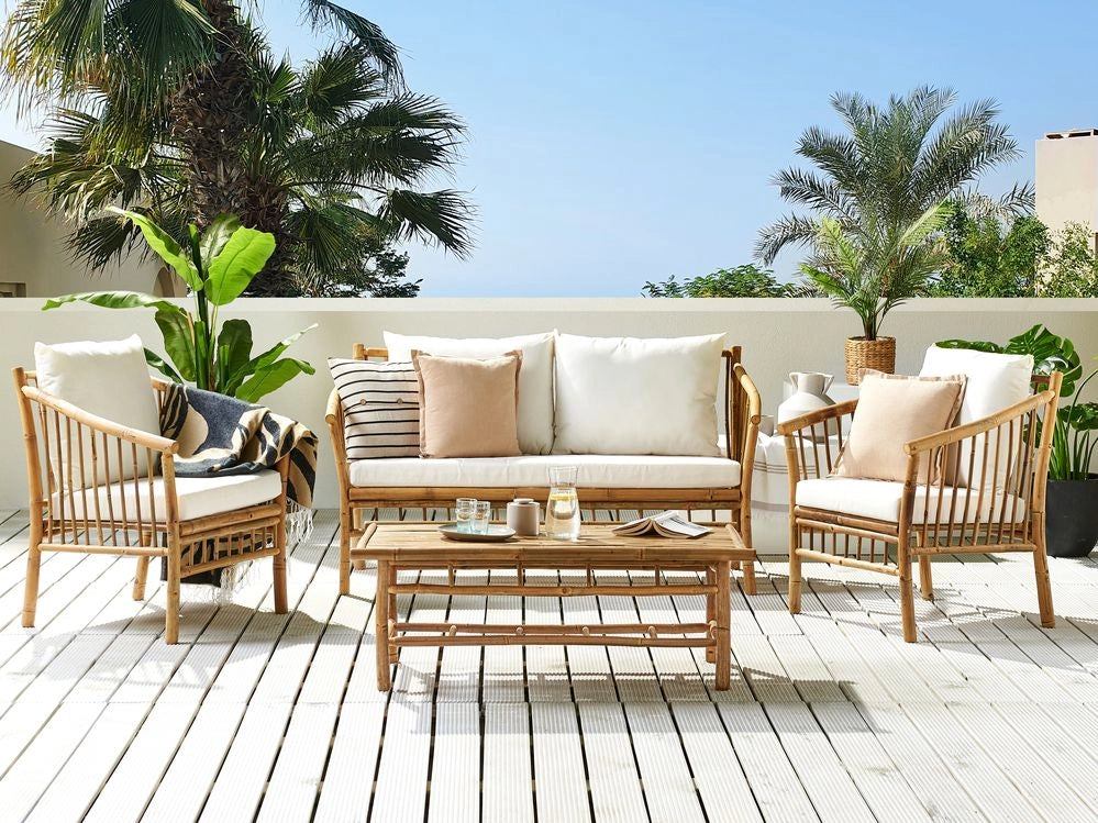Set di divani da giardino in legno di bambù con cuscini bianchi 4 posti salotto moderno set di conversazione salottino per esterni