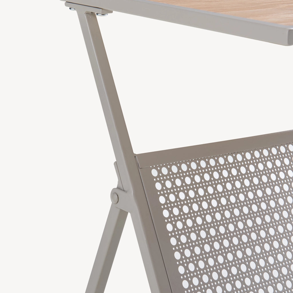 Tavolino Jäller con Portariviste Integrato 48 x 40 x 30 cm Beige / Effetto Rovere [en.casa]