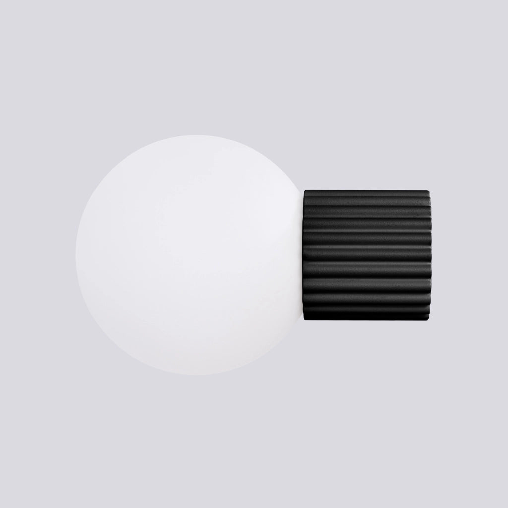 Applique moderna nera rigata, globo vetro G9 IP44 SFERA