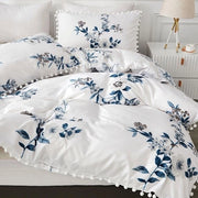 Set da letto 3 pezzi, 220 x 240 cm, microfibra, morbido, omkeerabile, con fiori, pomponcini, bianco, blu.
