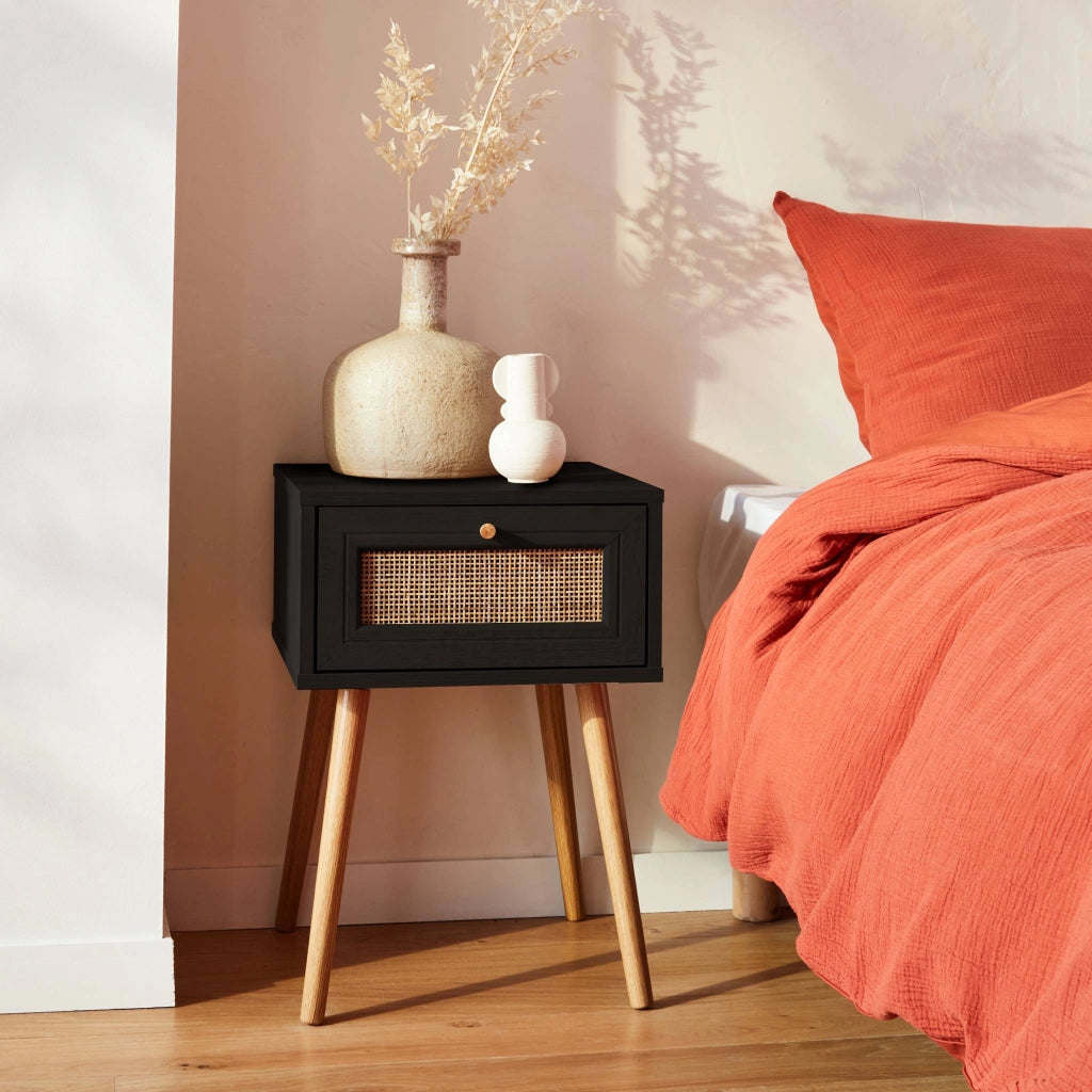 Comodino effetto legno e intrecciatura cannage, 1 cassetto, nero
