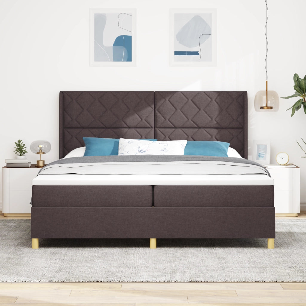 Letto a Doghe con Materasso e LED Marrone Scuro 200x200 cm Tessuto