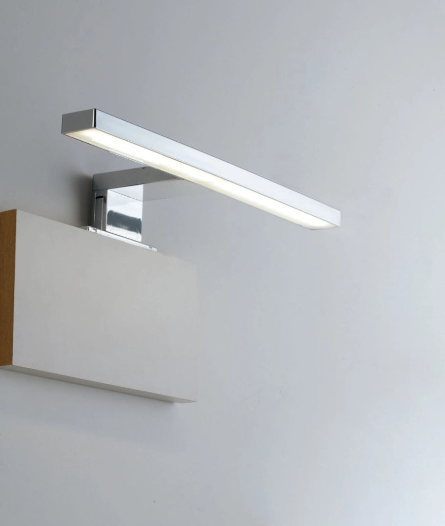 APPLIQUE LED SACS CROMO FISSAGGIO PARETE E SPECCHIO 4W 540LM 4000K IP44 30X10,3X4,6CM