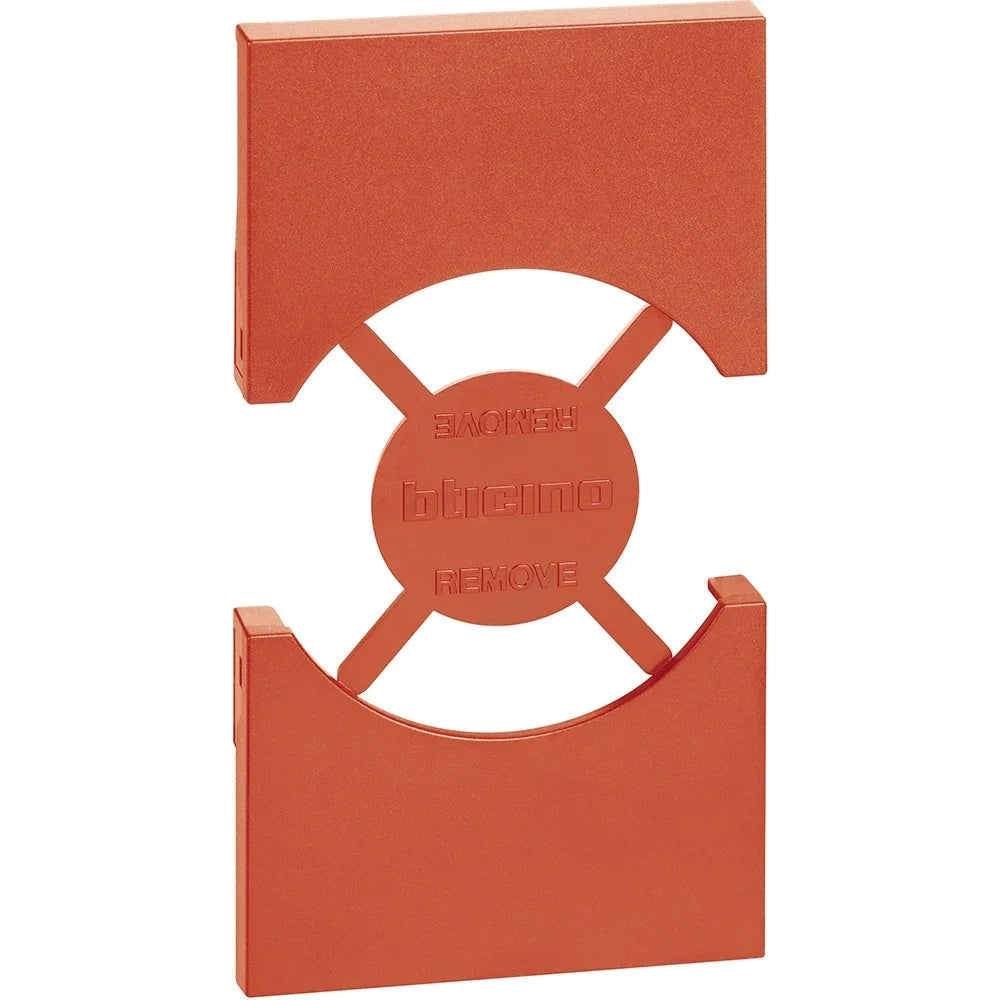 Living Now - Cover presa IT/GER 2M rosso - KR03