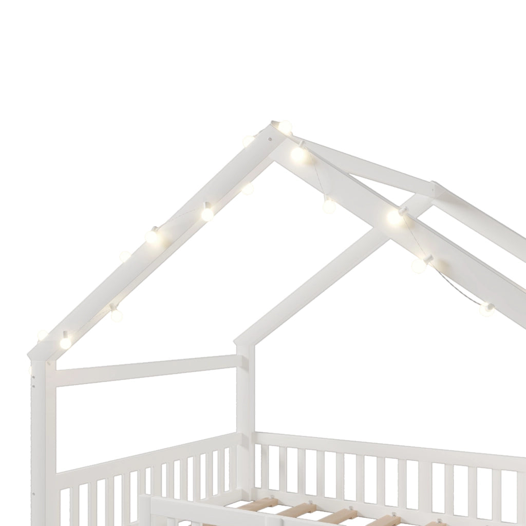 Letto per bambini 140×190 cm con sponde e ripiani laterali; senza materasso; legno; bianco