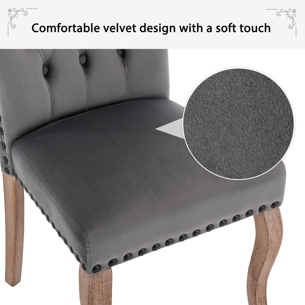 Sedia da pranzo in velluto grigio con schienale decorativo; struttura in legno massello