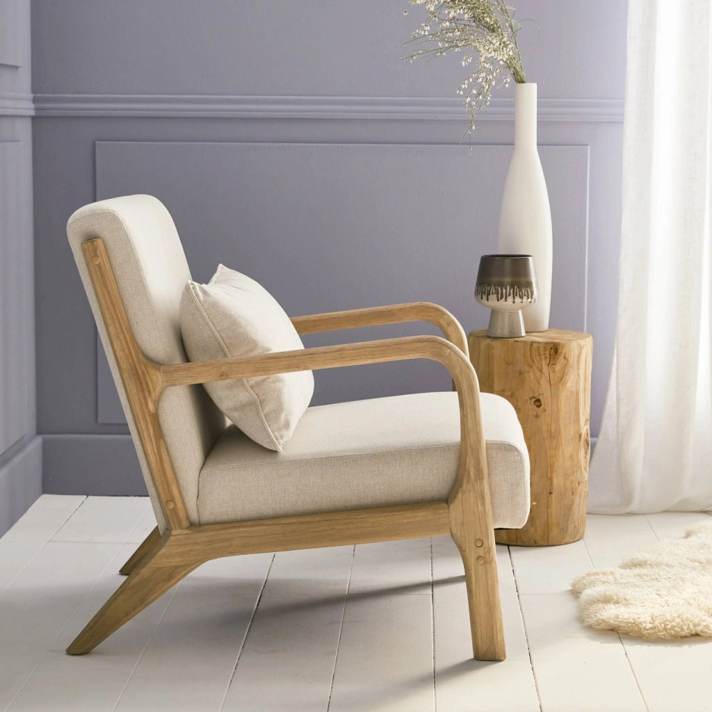Poltrona scandinava in legno e tessuto con braccioli, beige