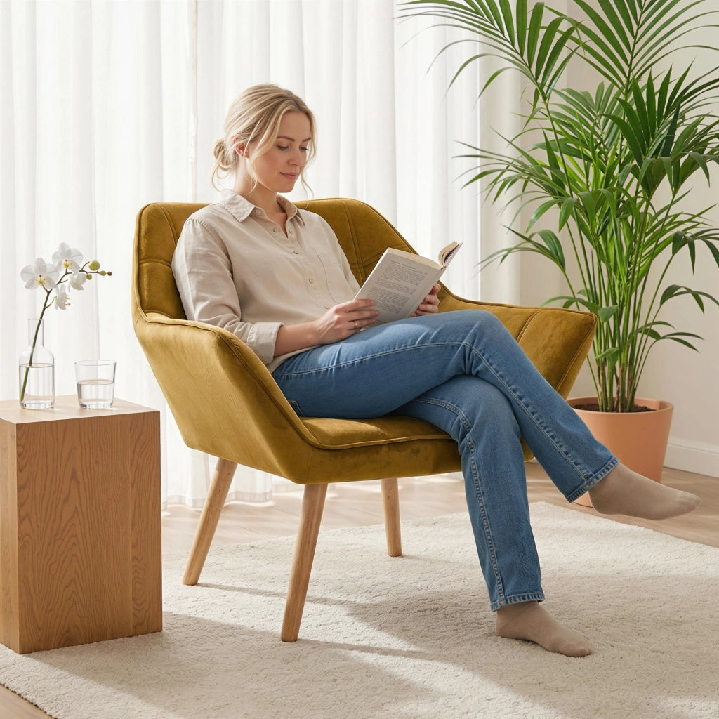 Poltrona in velluto giallo ¨C Xylo ¨C Design scandinavo con gambe in legno, capacit¨¤ 120 kg