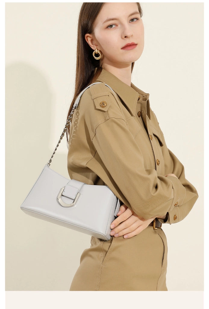 Borsa a tracolla da donna in vera pelle, colore grigio.