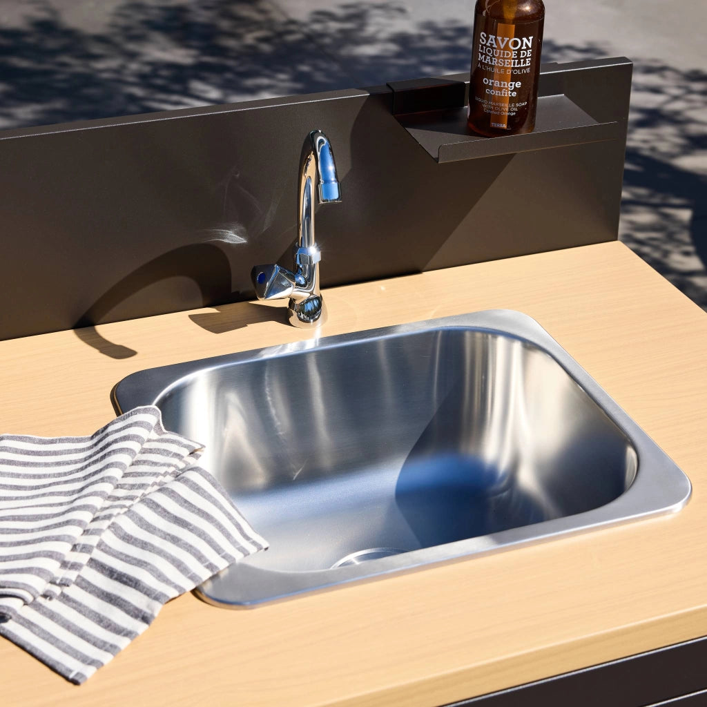Cucina esterna in acciaio e decorazione in legno 1 lavello 2 porte 1