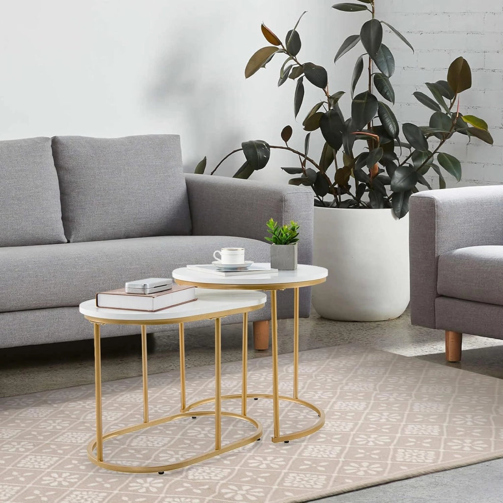 Set di 2 Tavolini da Salotto in Marmorizzato Oro, Tavolino da Divano, Tavolino da Caffè dal Design Moderno, Comodino, Telaio in Metallo Dorato