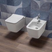 Sanitari Squadrati Sospesi Rimless a Risparmio Idrico con sedile