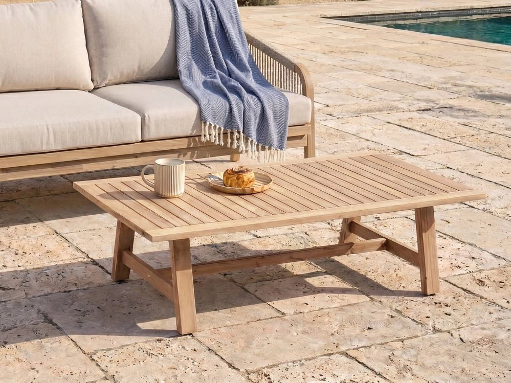 Tavolino da giardino in legno di acacia chiaro 128 x 69 cm, per esterni, design rustico, per terrazza o balcone
