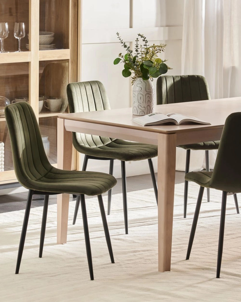 Set di 4 sedie da pranzo in velluto verde oliva Gambe in ferro stile moderno