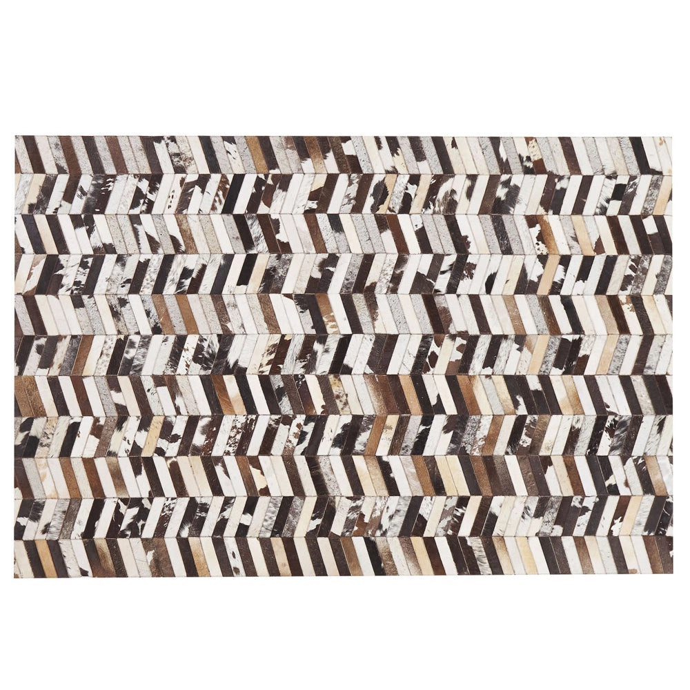 Tappeto tappetino in Pelle di Vacchetta Marrone e Bianca 140 x 200 cm Motivo a Spina di Pesce Patchwork