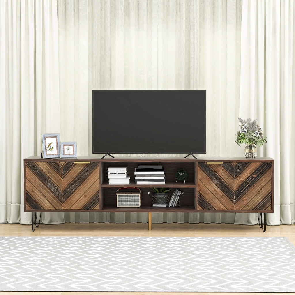 TV lowboard 155x38x48 cm con 2 ante, griglie oro e piedi in ferro, colore legno naturale