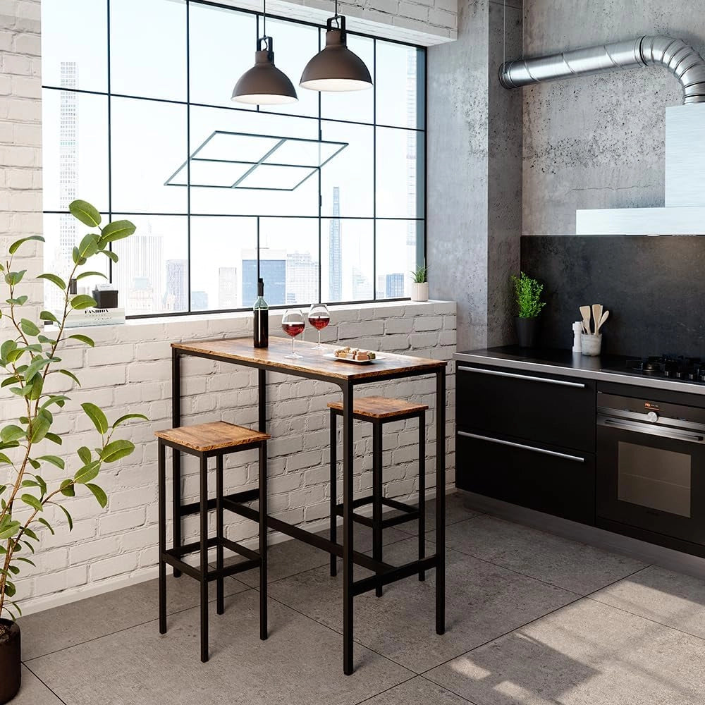 Tavolo bar con sgabelli Fyrk, Legno antico, 120 x 50 cm con 2 sgabelli da bar, adatto per banconi e piani cucina, impilabile per la conservazione