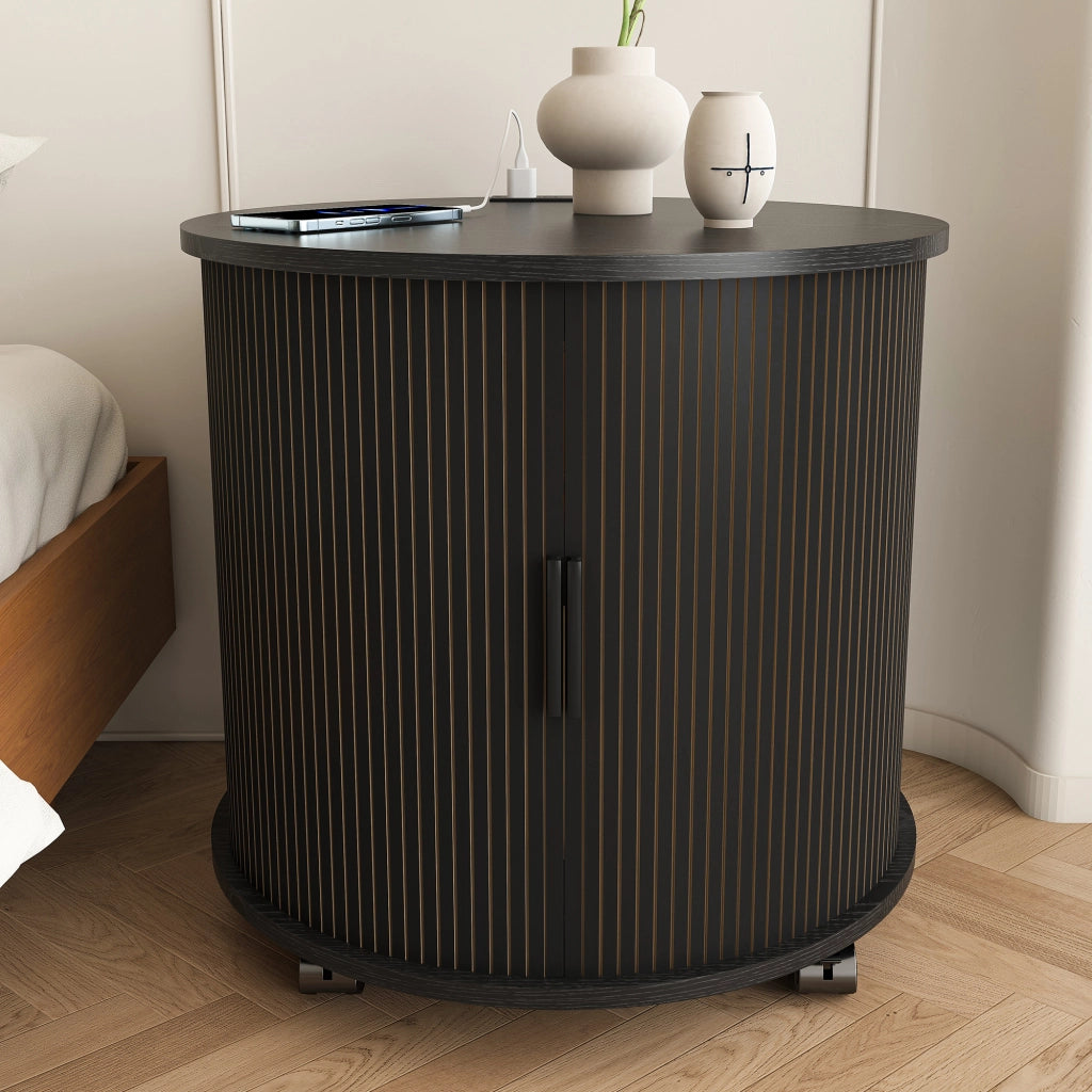 Comodino cilindrico stile mid-century con presa e 2 porte USB, anta scorrevole e vano contenitore, nero, 60 × 60 × 60 cm