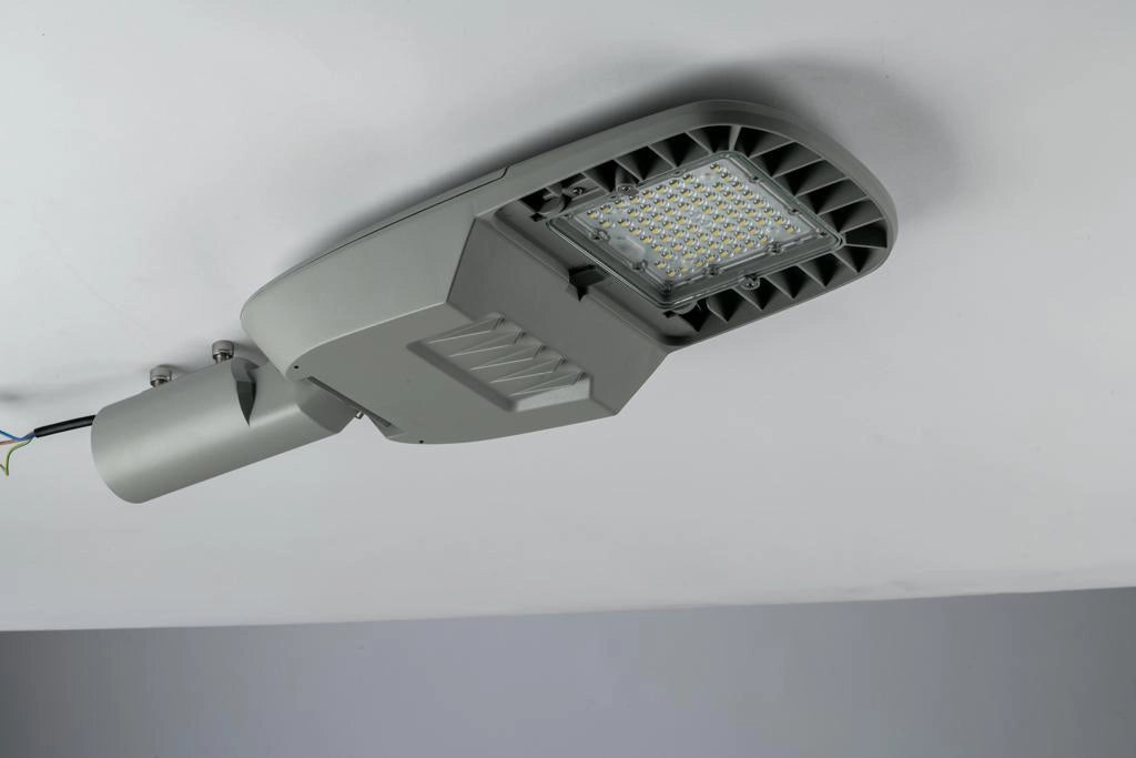 FARO STRADALE LED STREETWAY SILVER 50W 7800LM 4000K IP65 60,6X9,05X23,05CM