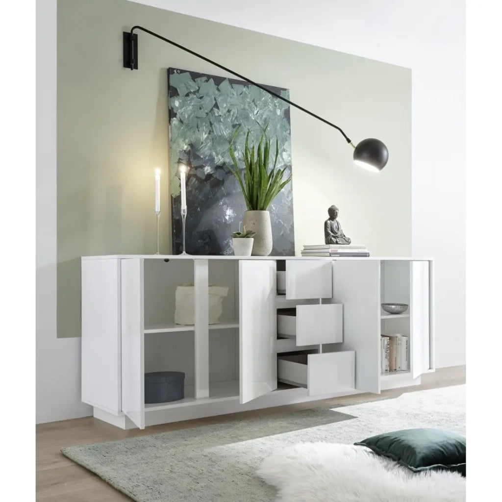 Buffet 4 porte e 3 cassetti, collezione CREAM, colore bianco lucido laccato.