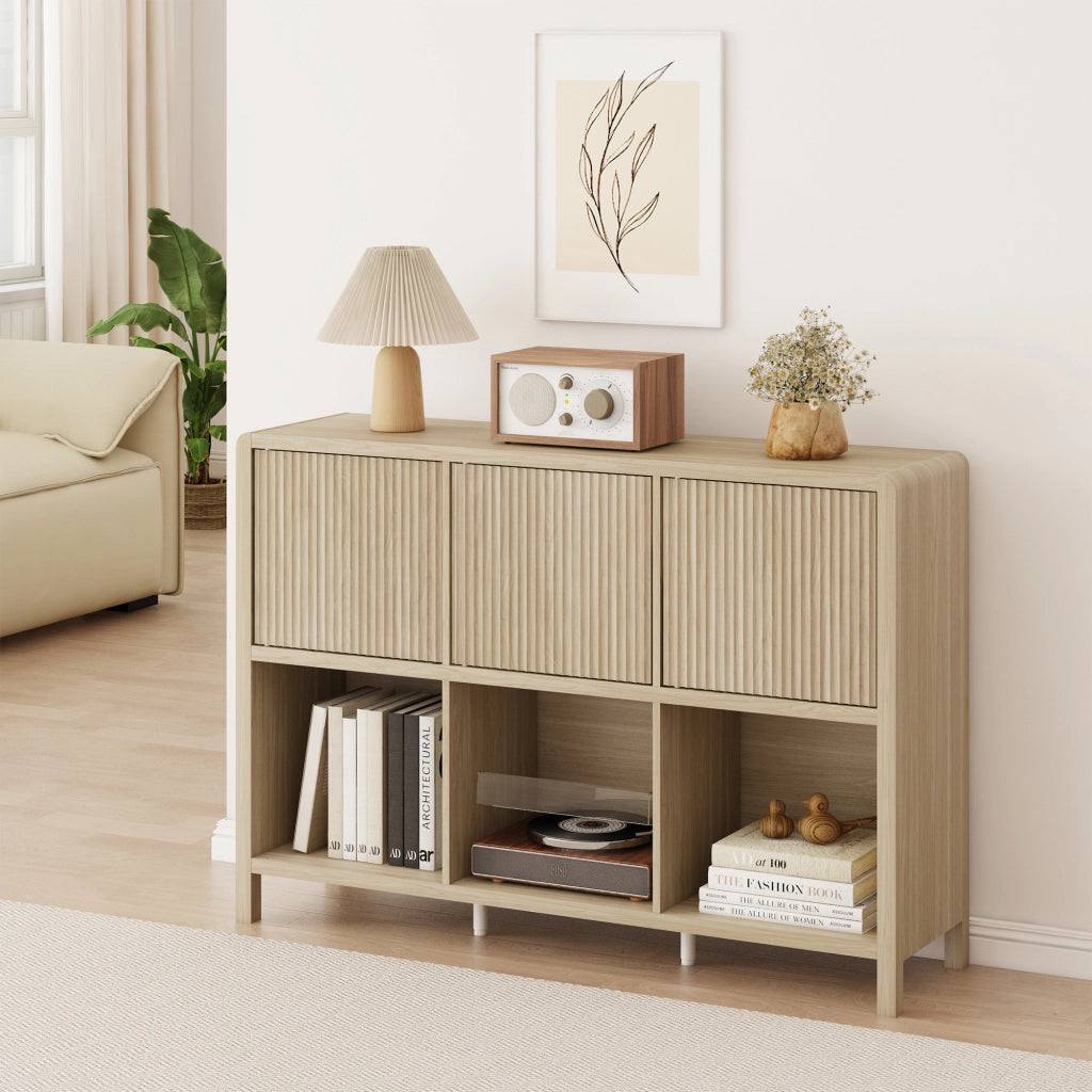 Credenza Bassa Lukkodso con 3 Ante e Scomparti Aperti 77x110x30 cm Effetto Rovere [en.casa]