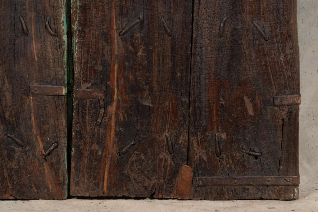 Biscottini Porta portone in legno massello e ferro da interno o da esterno vecchia e antica medievale scorrevole