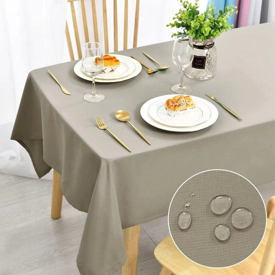 Tappeto per tavolo in taupe, impermeabile e lavabile, dimensioni 130x130cm