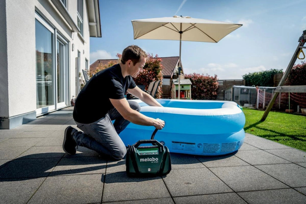 Metabo 600794850 AK 18 MULTI Compressore ad Aria 16 l-min 11 bar Batteria 18 V con Display Retroilluminato e Manometro Integrato colore Nero Verde