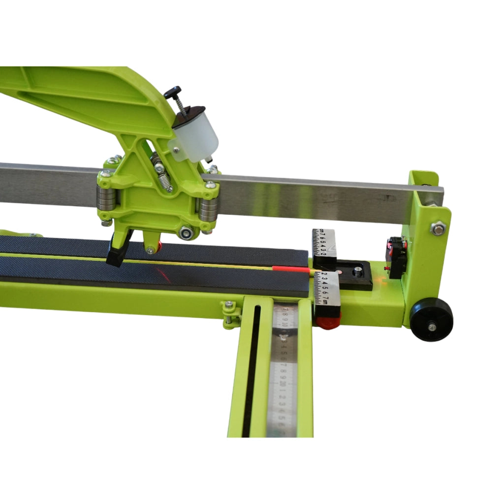 Macchina professionale per il taglio di piastrelle e pietre, 1600 mm, spessore 6-30 mm, cuscinetti di guida, serbatoio dell'olio e puntatore laser Breckner Germany