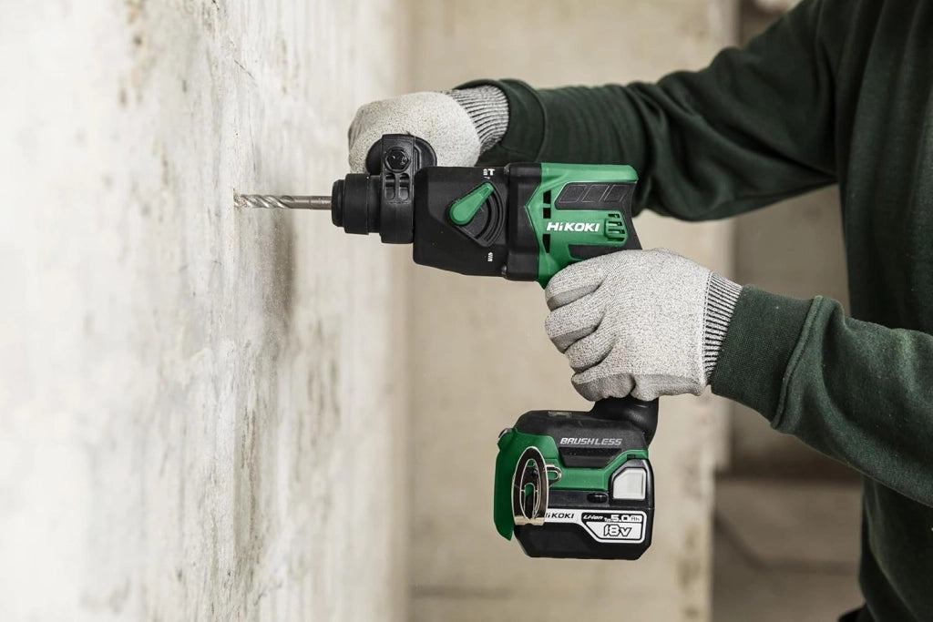 Akku Bohrhammer DH18DPB (18V, mit Brushless Motor, RFC Funktion, Auto-Stopp-Funktion, 2 Betriebsarten, ohne Akku, Ladegerät und Transportkoffer)
