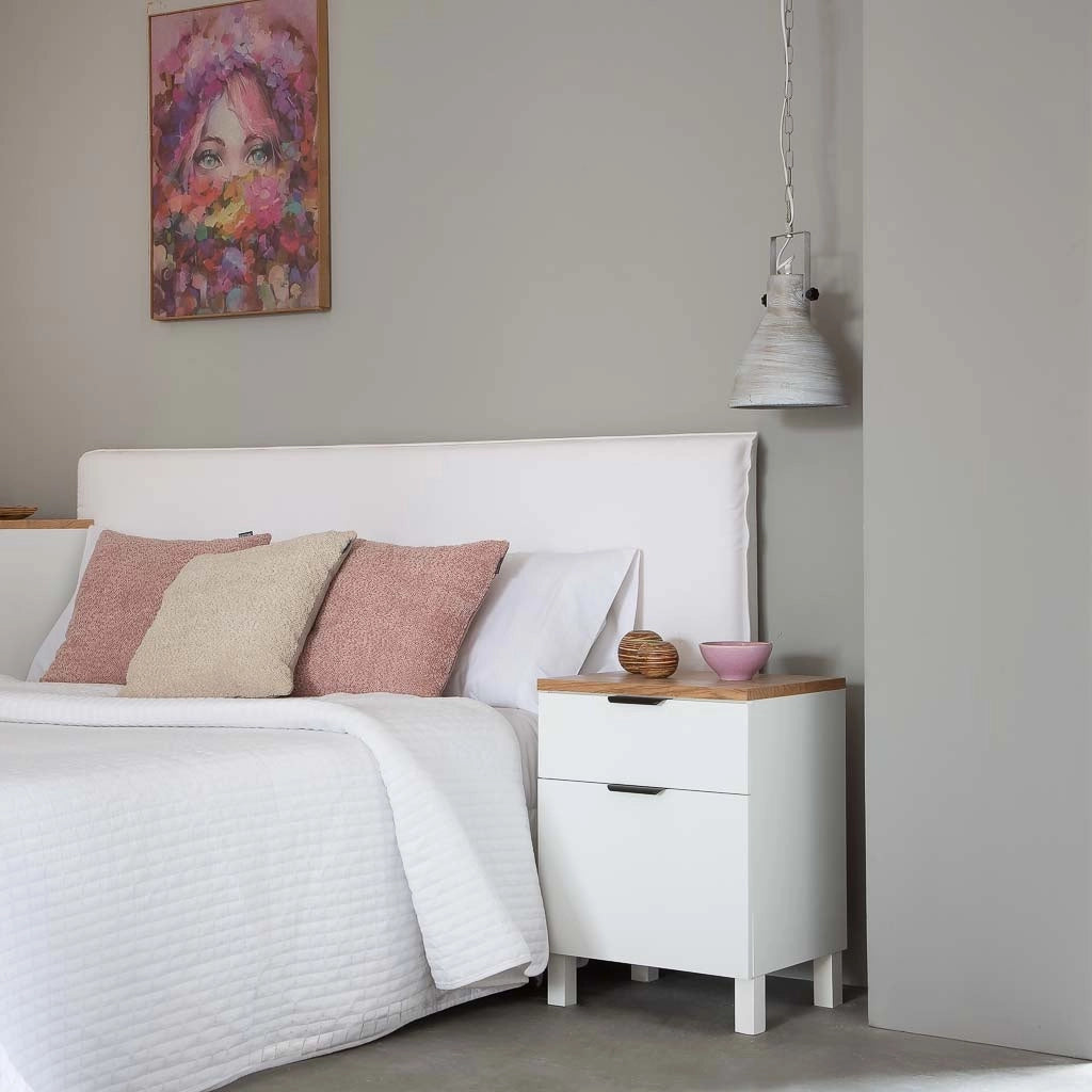 Comodino in legno con 1 cassetto e 1 anta 45x35x60h cm
