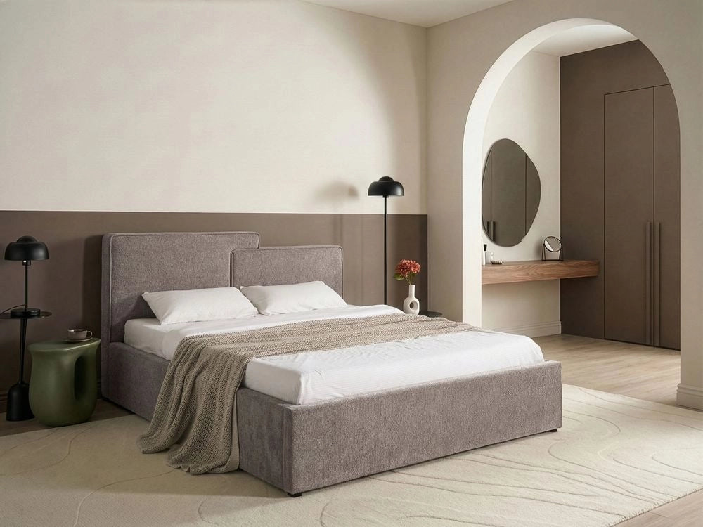 Letto contenitore rivestito in tessuto grigio marrone 180 x 200 cm testiera asimmetrica a gradini in stile scandinavo