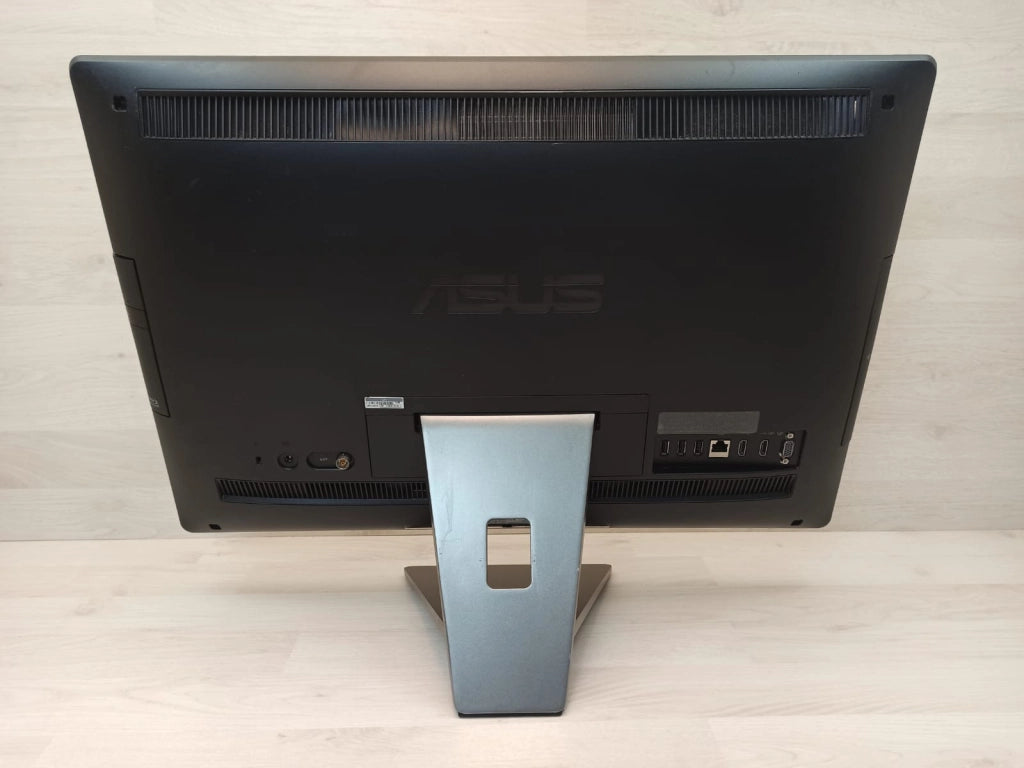 AIO ALL IN ONE - Pc Computer ASUS ET2411 Intel I7 3° generazione 8 GB RAM SSD 120 GB 23.6" Lettore Bluray Nvidia Geforce GT630M - GRADO B