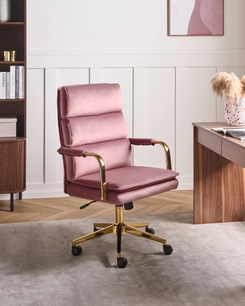 Sedia da ufficio in velluto rosa con base in metallo dorato sedia da scrivania girevole regolabile in altezza