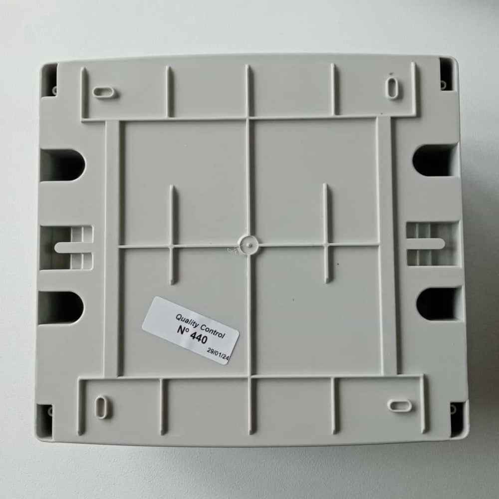 Centralino stagno cassetta da parete con sportello capienza 8 moduli ip65