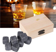 Pietre di Raffreddamento per Whisky in Scatola di Legno - Set da 9 - Raffredda il Drink a Casa con Pietre di Raffreddamento - Scatola di Legno in Legno Grigio - Imballo a Bar Set