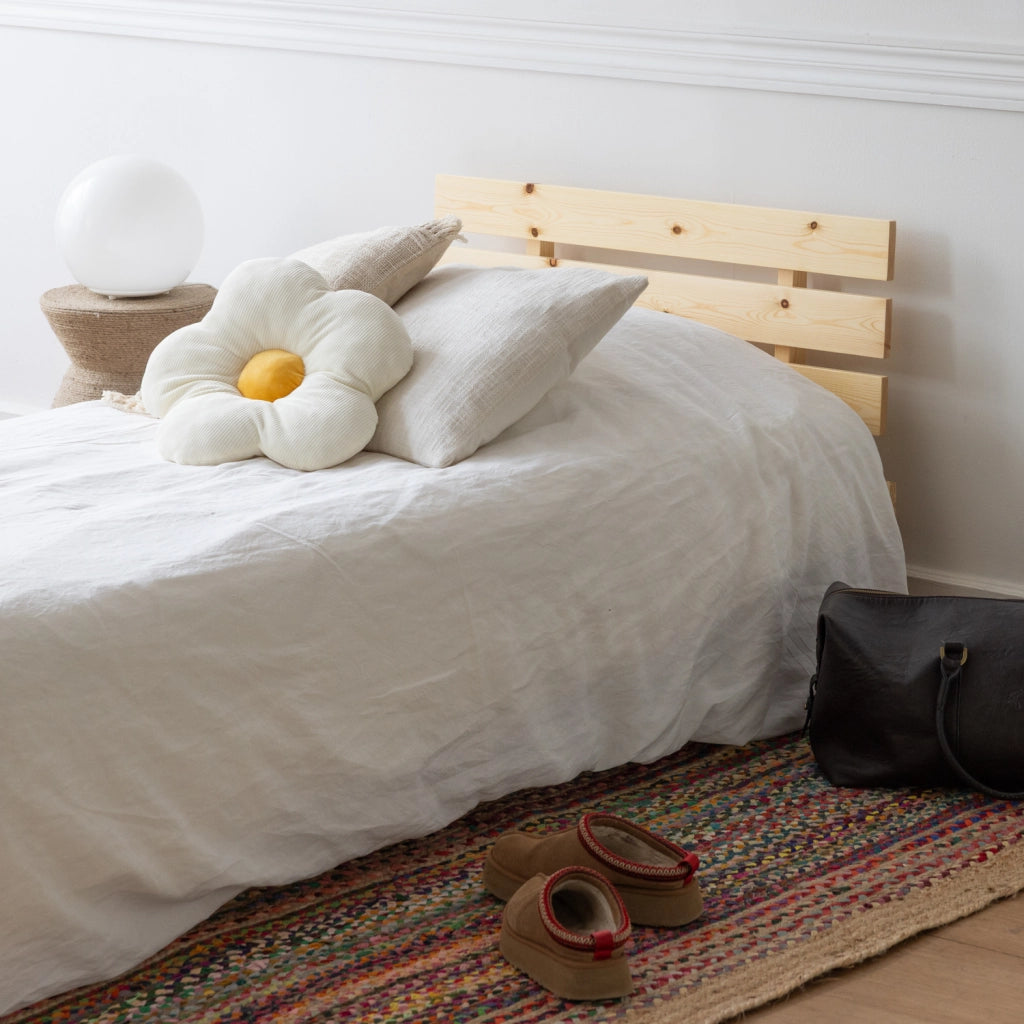 Letto in legno con testiera 90x190cm FINN