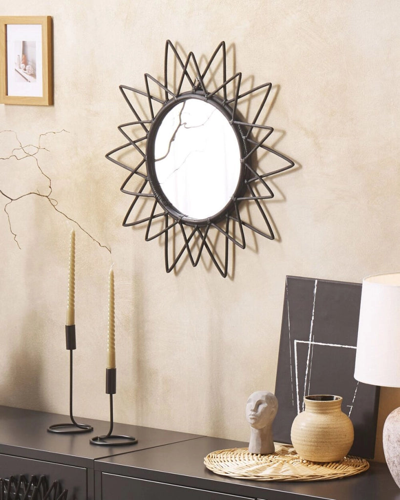 Specchio da parete con cornice in rattan Nero ø 61 cm a raggiera da appendere alla decorazione del soggiorno