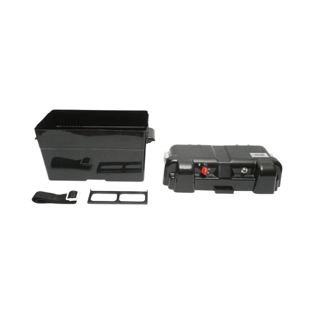 Cassetta per batteria auto 12V con voltmetro DC 6–30V, interruttore di alimentazione 100A, presa accendisigari, display LCD, 2 porte USB, 350 × 180 × 200 mm.