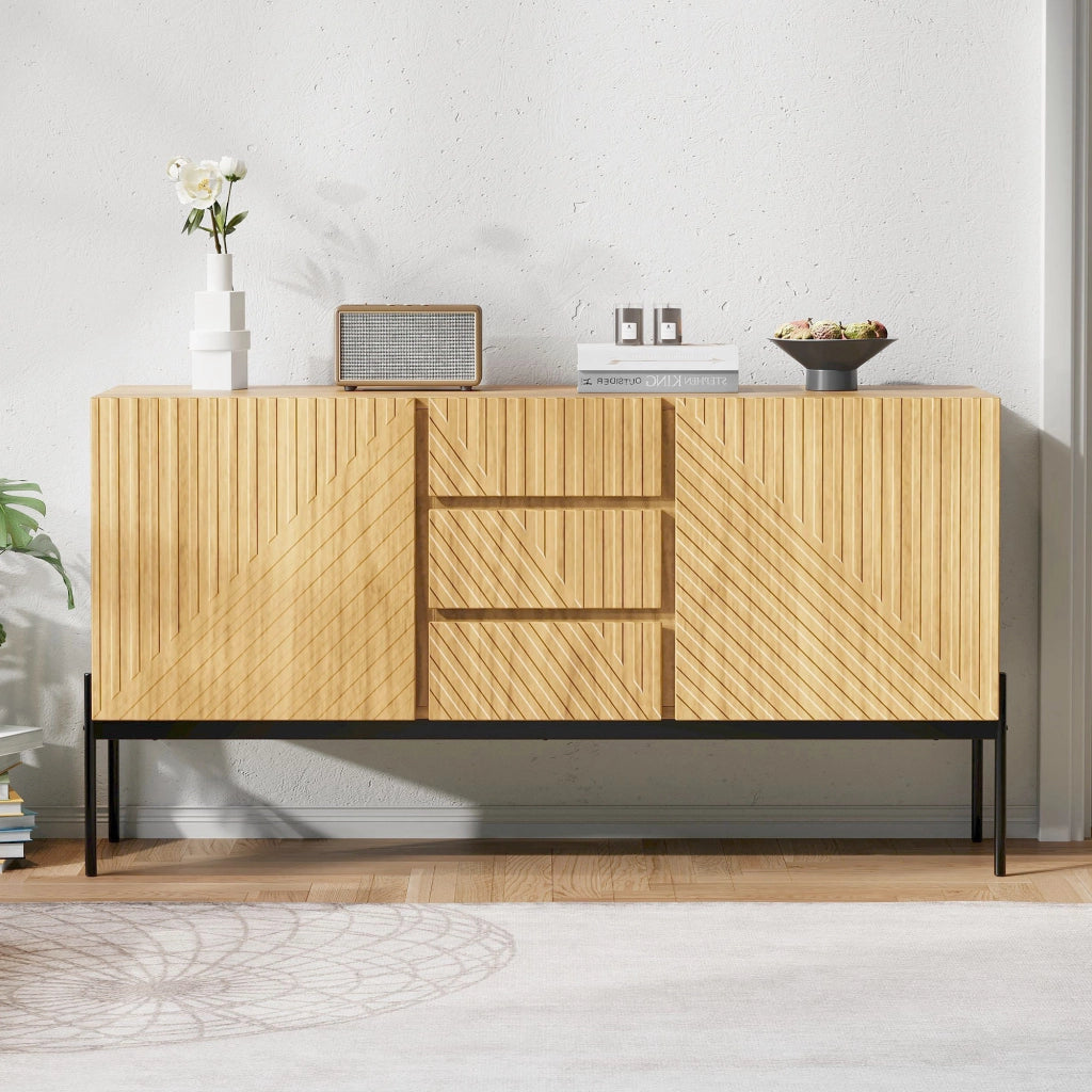 Sideboard moderno con 2 ante e 3 cassetti, struttura in truciolare con gambe in metallo, colore Natural, 140x40x75 cm