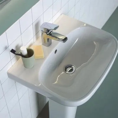 Lavabo Ideal Standard 60 cm con colonna in ceramica lucida  I.Life A