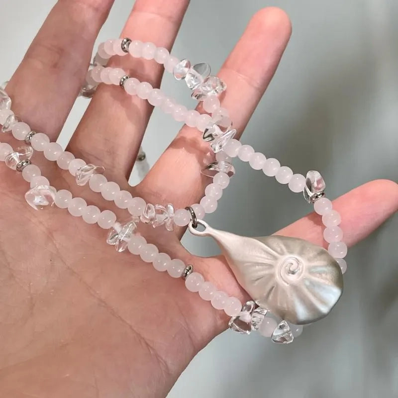 Collana di conchiglie con perline fatta a mano: un regalo vintage con gioielli in cristallo