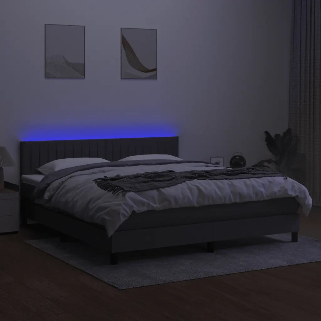 Letto a Molle Materasso e LED Grigio Scuro 160x200cm in Tessuto 3133326