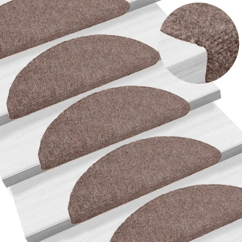 Tappetini per scale autoadesivi 10 pz 56x17x3 cm Marrone Chiaro Semicircolari 149675