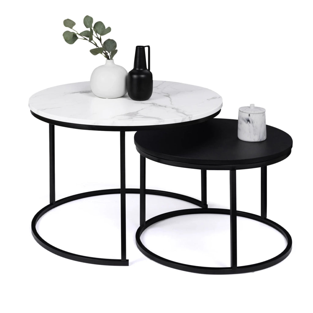 IDMarket - Set di 2 tavolini rotondi ALASKA 54/70, effetto marmo e nero, gambe in metallo
