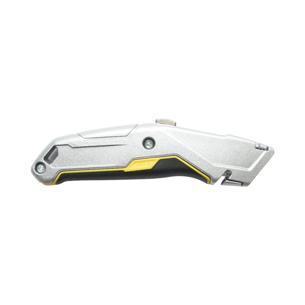 Coltello professionale con lama retrattile in acciaio SK5 da 19 mm e corpo in alluminio Crownman per impieghi gravosi.